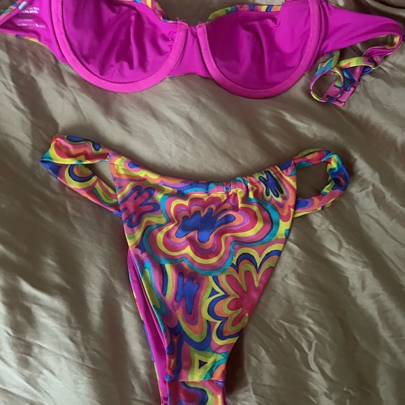 Blackbough Swimsuit in Sour slush - Picture 8 of 9